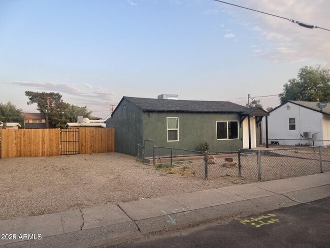 Building Photo - 1424 S Bonarden Ln