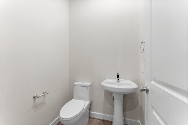 Building Photo - 5905 Haring Ln