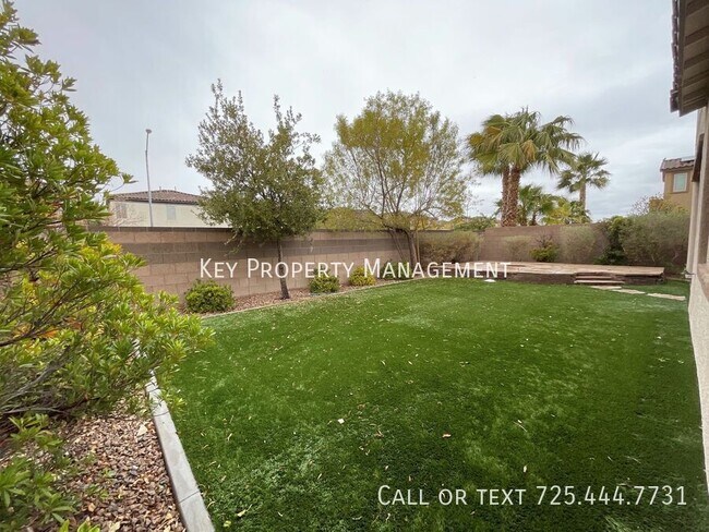 Building Photo - SPACIOUS AND UPGRADED 4 BEDROOM HOME NEAR ...