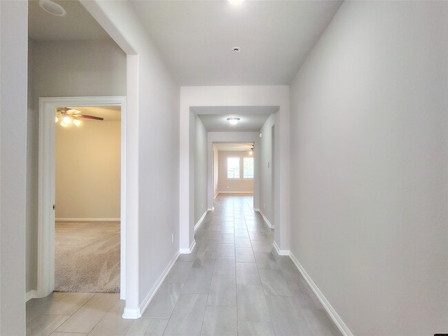 Building Photo - 9822 Willow Crown Ln