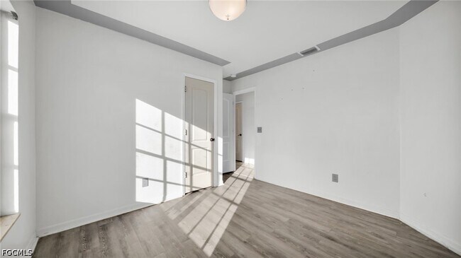 Building Photo - 918 Acroft Ave