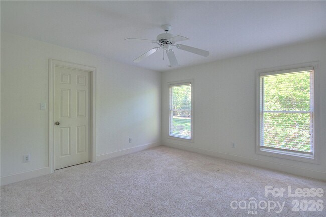 Building Photo - 1217 Weddington Hills Dr