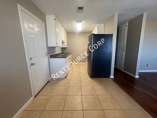 Building Photo - 27333 Mesquite St