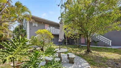 Building Photo - 400 SE 31st St