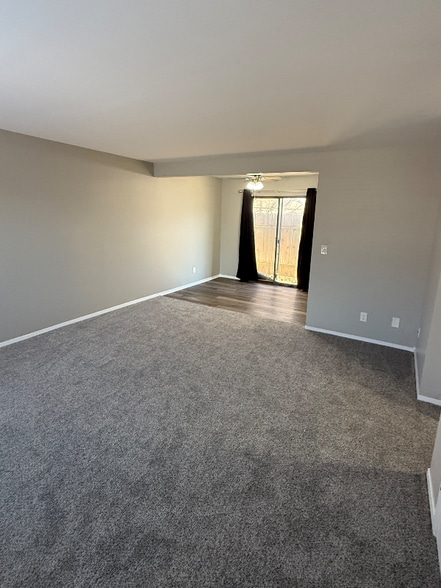 Building Photo - 620 S Mt Carmel St