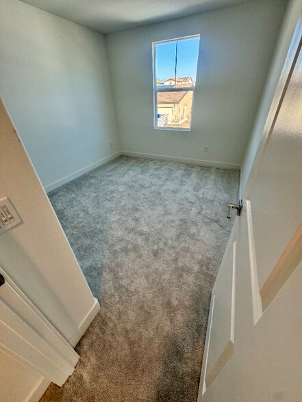 Building Photo - 389 Havasu Wy