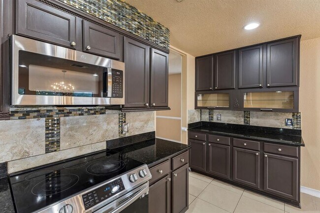 Building Photo - 1300 Chalk Ln