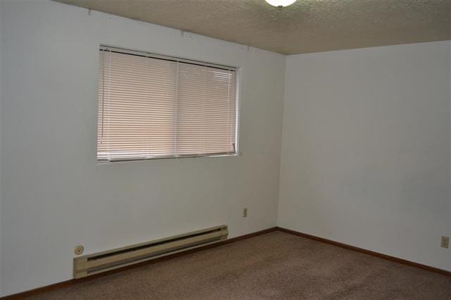 Building Photo - 2 Bedroom 1.5 Bathroom 4 plex (6 month lea...