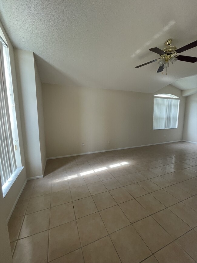 Building Photo - 128 Strait Dr
