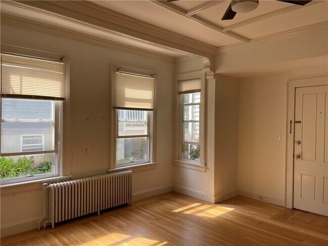 Building Photo - 16 Mann Ave