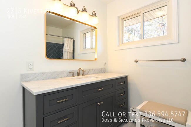 Building Photo - 2715 Kivett Dr