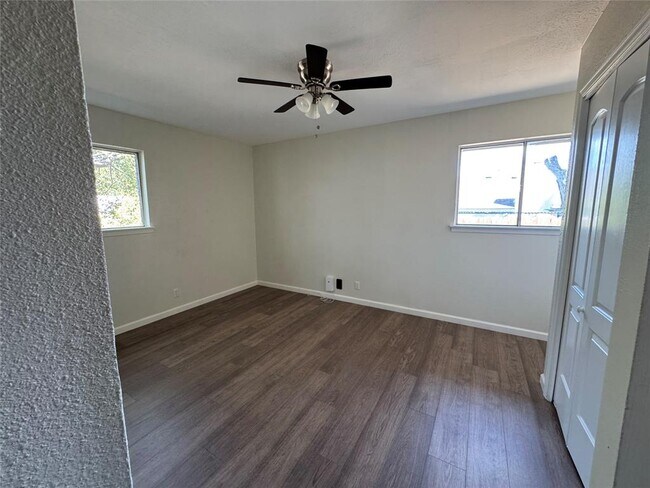 Building Photo - 9501 Quail Ct