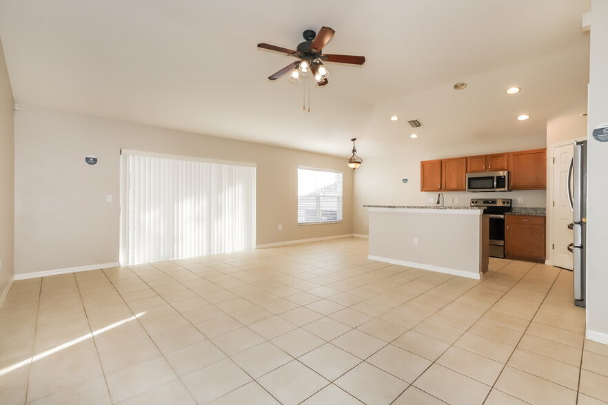 Building Photo - 9421 Cypress Harbor Dr