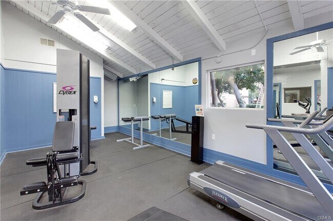Building Photo - 1030 W MacArthur Blvd