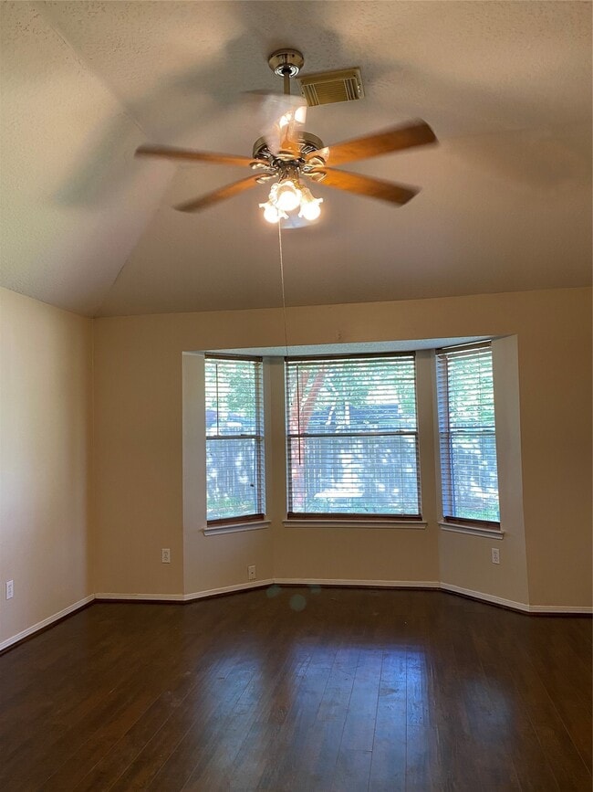 Building Photo - 4401 Egret Dr