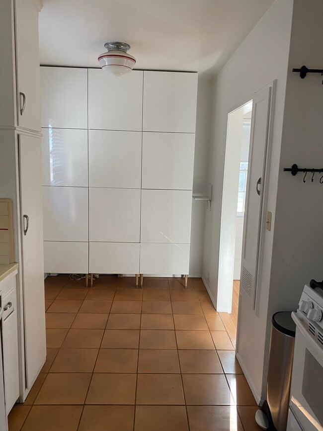 Building Photo - 5243 Wilkinson Ave