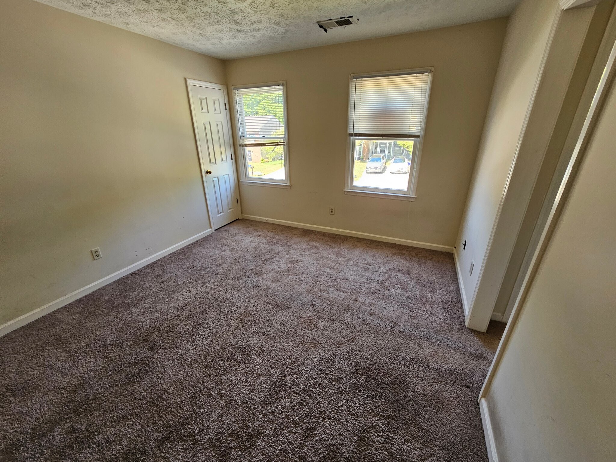 Building Photo - 1007 Oaks Pkwy SE