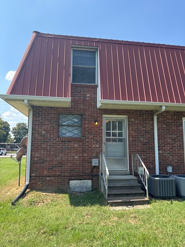 Building Photo - 521 Dawson Ln