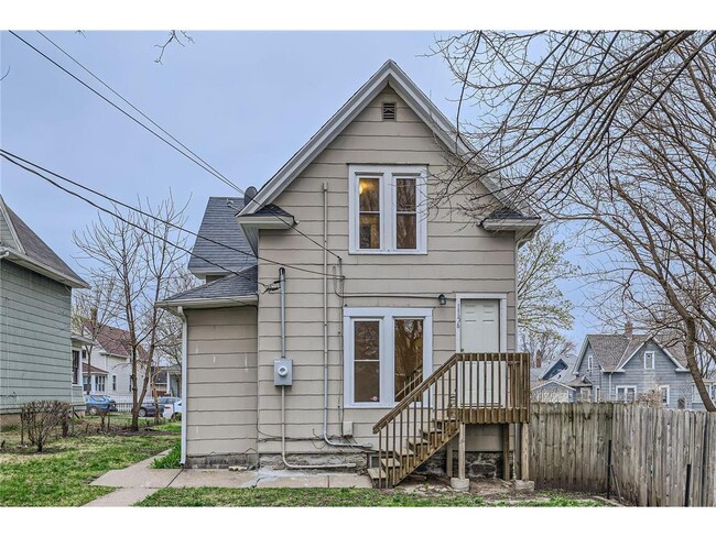 Building Photo - 1156 Marion St