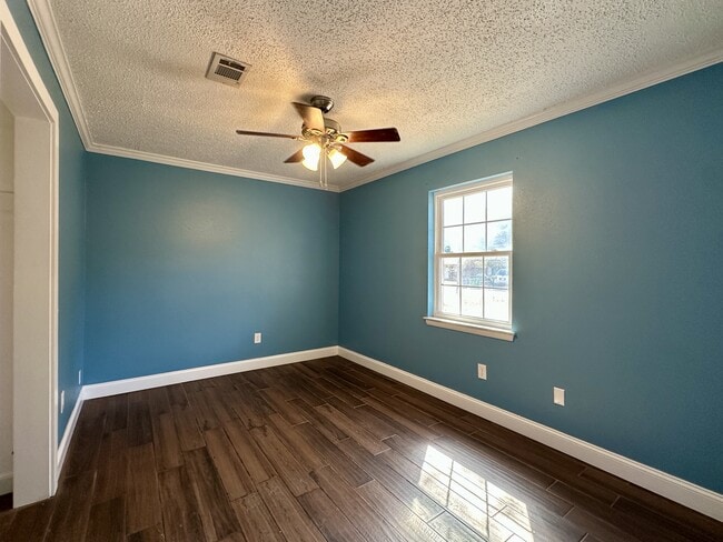 Building Photo - 15508 Hartford Dr