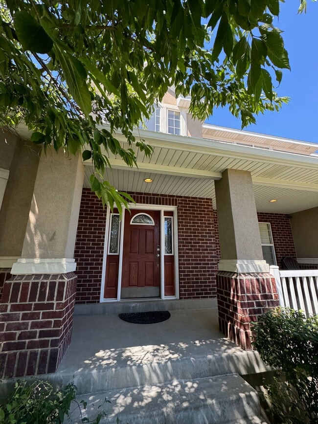 Building Photo - 873 E 2900 N