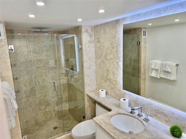 Building Photo - 1111 Crandon Blvd