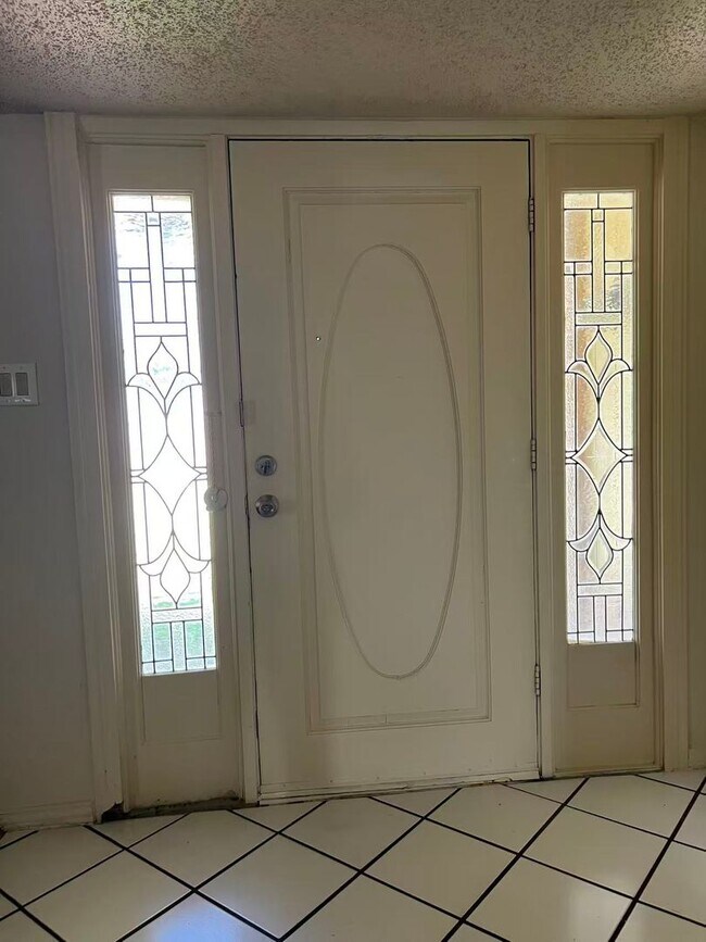Building Photo - Beautiful 3 Bedroom 2 Bathroom in Plano!