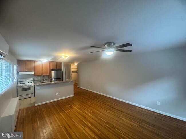 Building Photo - 1510 N Rolfe St