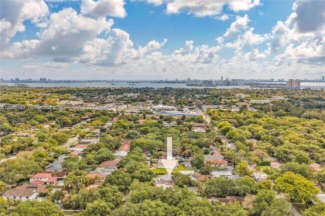 Building Photo - 320 NE 88th St