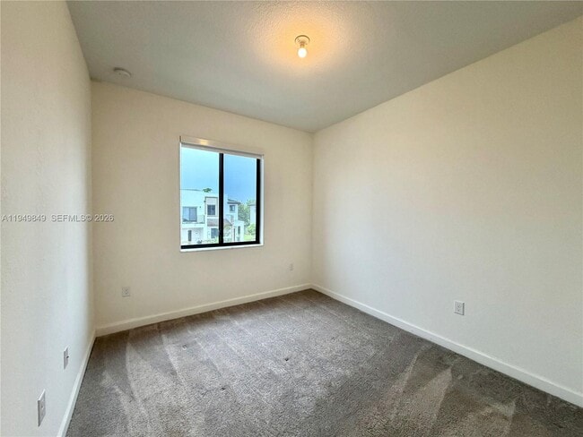 Building Photo - 21050 NE 8th Ave