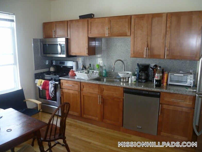 Building Photo - 2 Torpie St