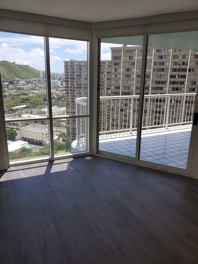 Building Photo - 1BR Condo w/ Views + Pool, Spa, & Sauna