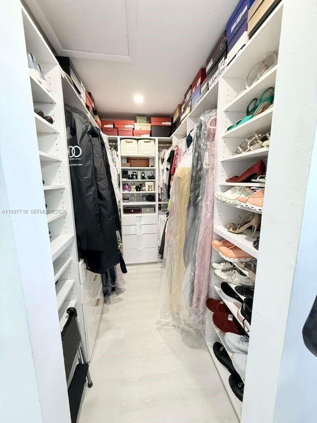 Building Photo - 9437 SW 145th Pl