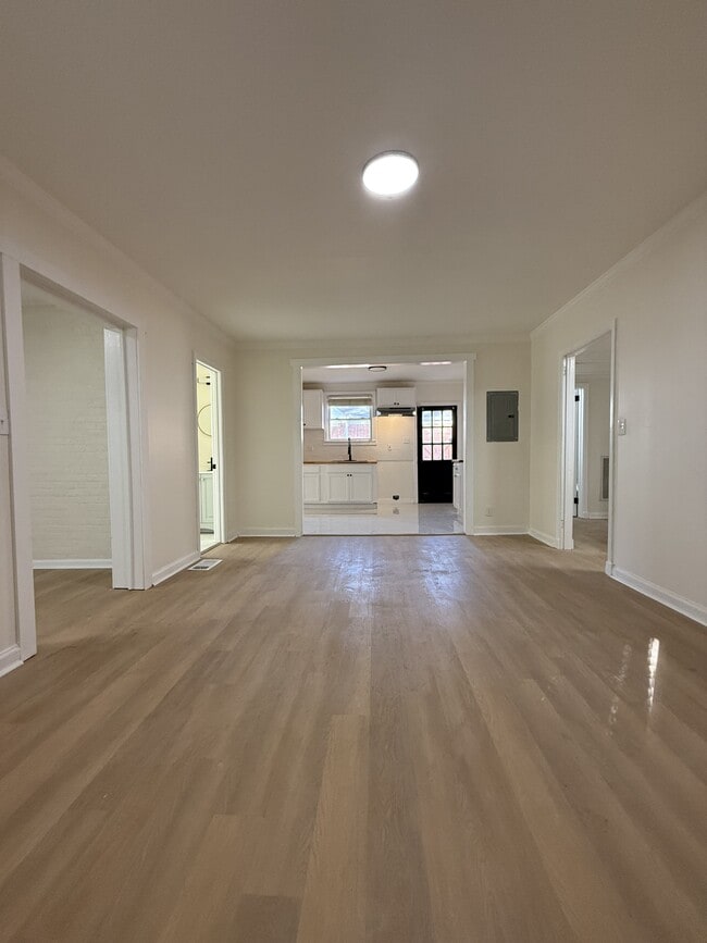 Building Photo - 15 Bradley Dr