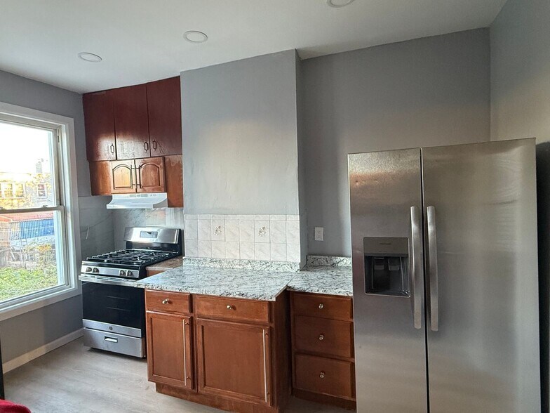 Building Photo - 189 Sheridan Ave