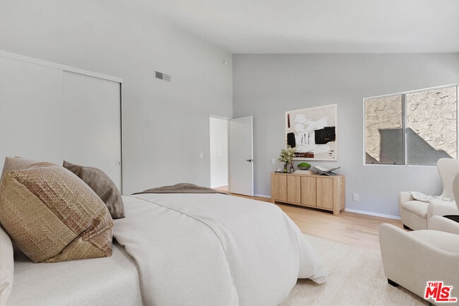 Building Photo - 603 Racquet Club Ln