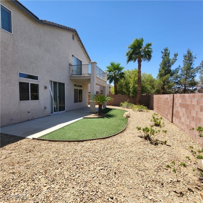 Building Photo - 1720 Flores Ln
