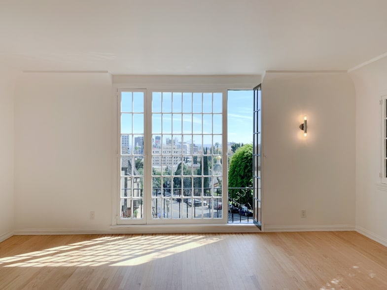 Building Photo - 6251 Holly Mont Dr