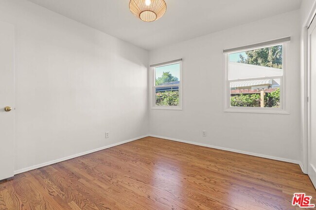 Building Photo - 5733 Radford Ave