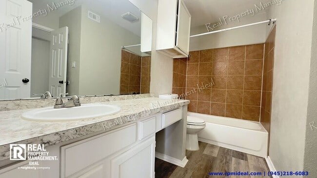 Building Photo - 9601 Forest Ln