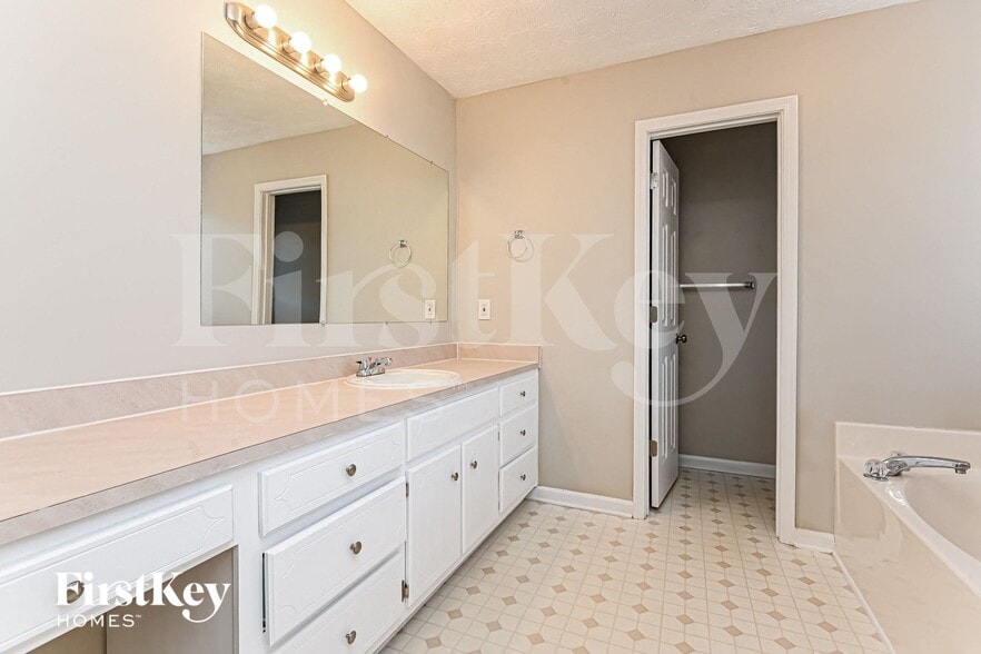 Building Photo - 344 Mary Alice Dr