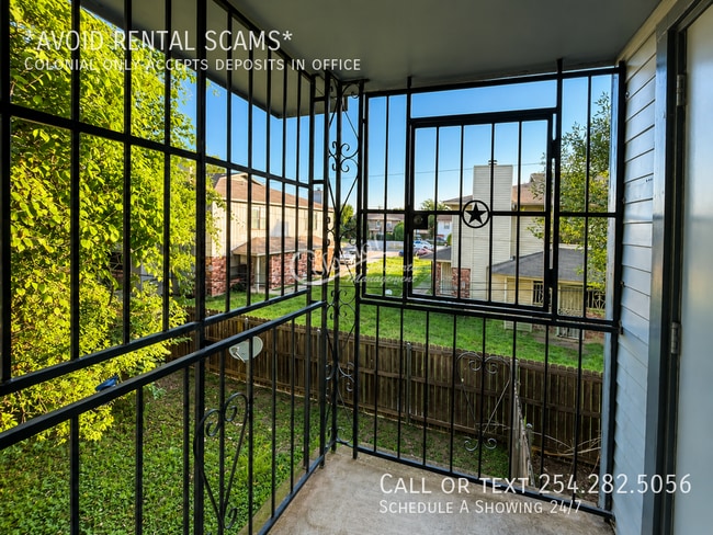 Building Photo - 4805 Cedarhill Cir