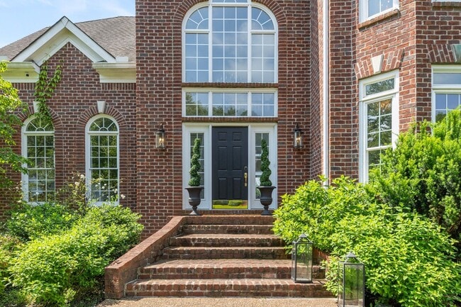 Building Photo - Luxury Furnished Home