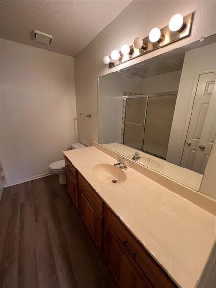 Building Photo - 320 S 11th Pl