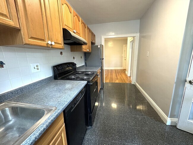 Primary Photo - 52 Strathmore Rd