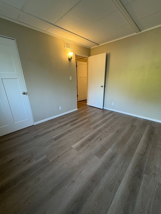 Building Photo - AI - 05 - Avon St