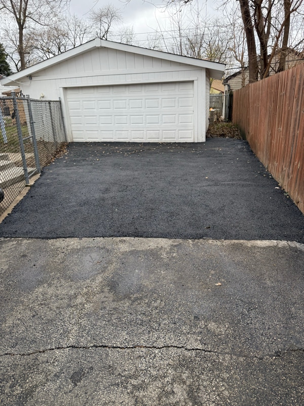 Building Photo - 11600 S Kilbourn Ave