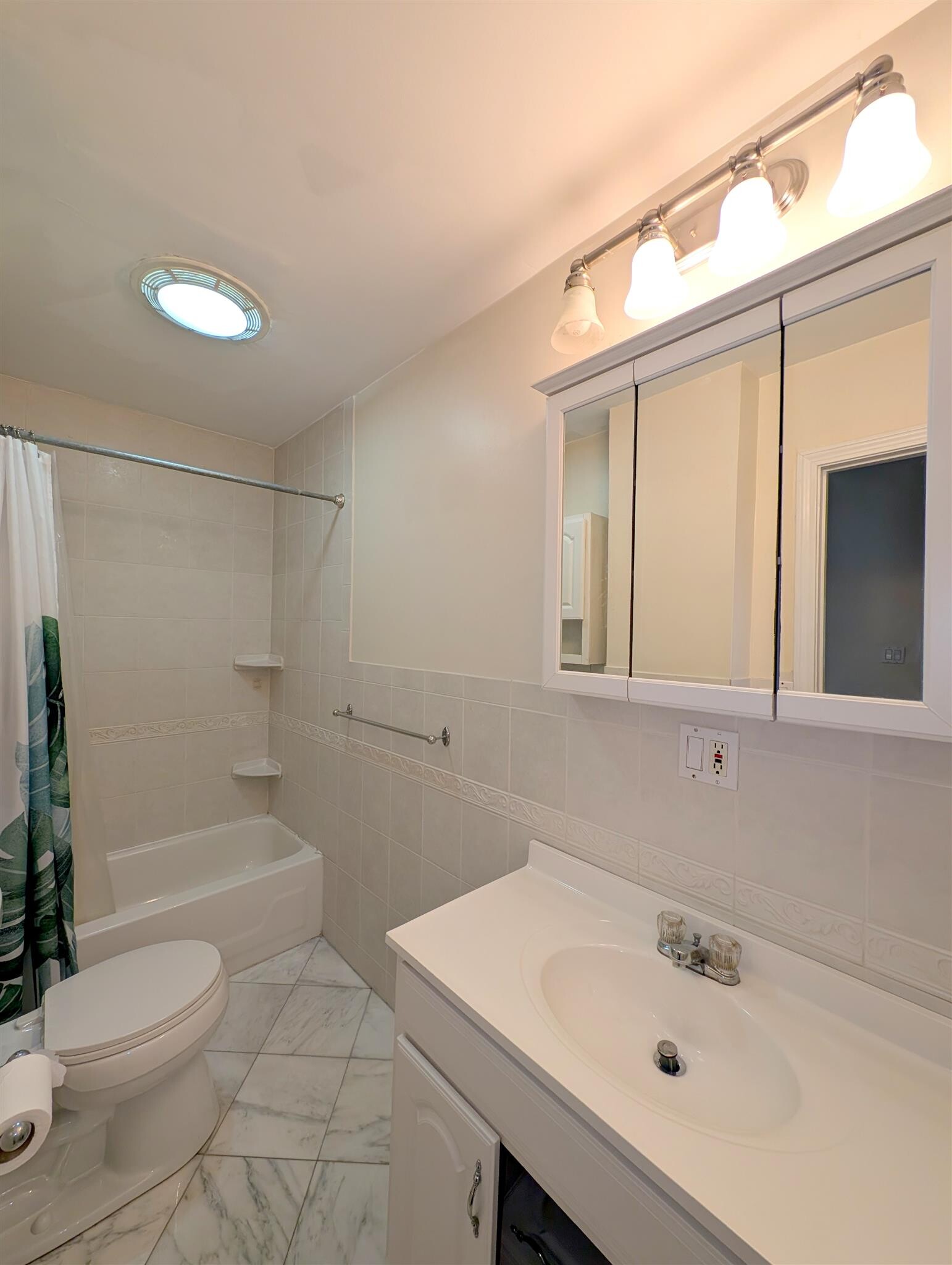 Building Photo - 41 Ossipee Rd