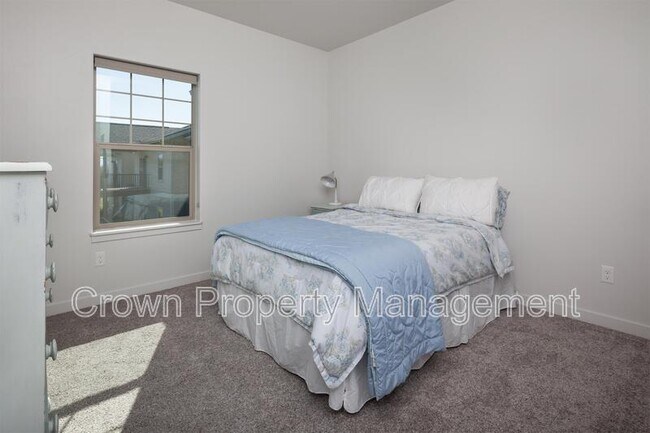Primary Photo - 202 Sawyer Ln