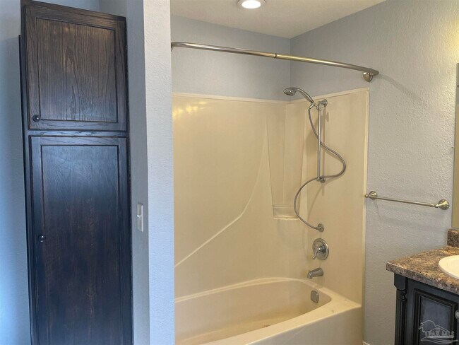 Building Photo - 5067 Serry Ln